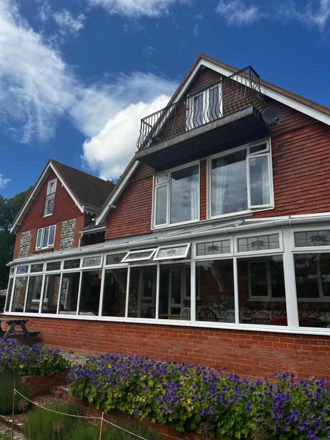 Stonehenge Hostel - Yha Affliated Cholderton Exterior photo